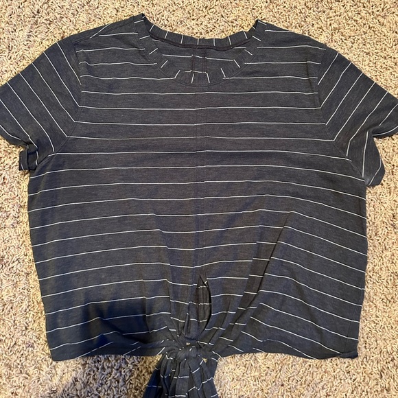 lululemon athletica Tops - Lululemon crop tie top